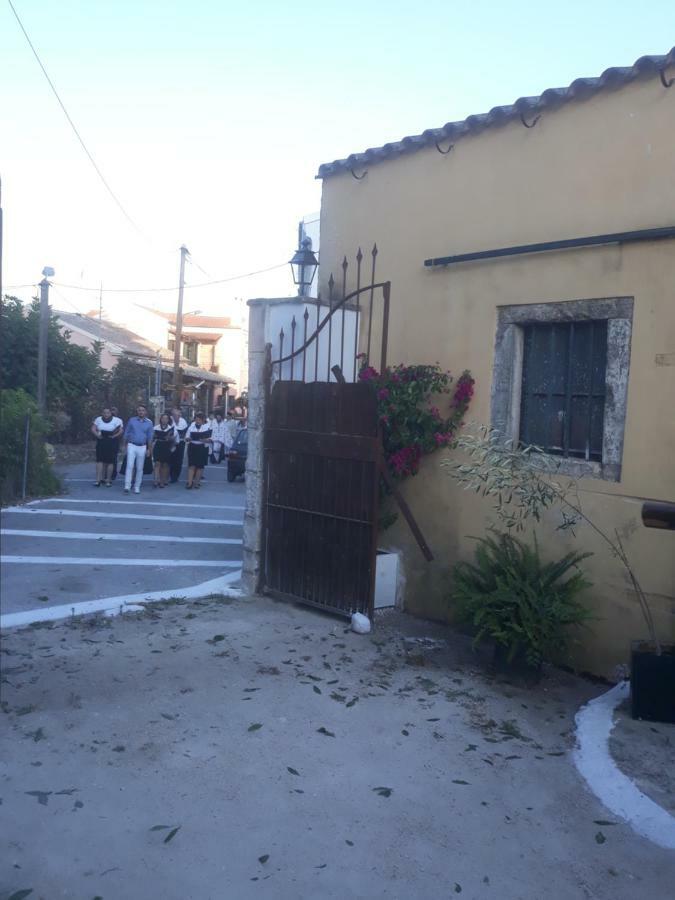 Lotza House Kynopiástai